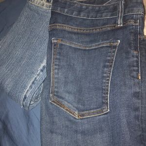 Size 29 jeans. No holes. Never worn